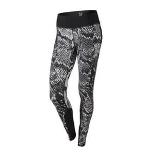 Nike 🐍 print leggings